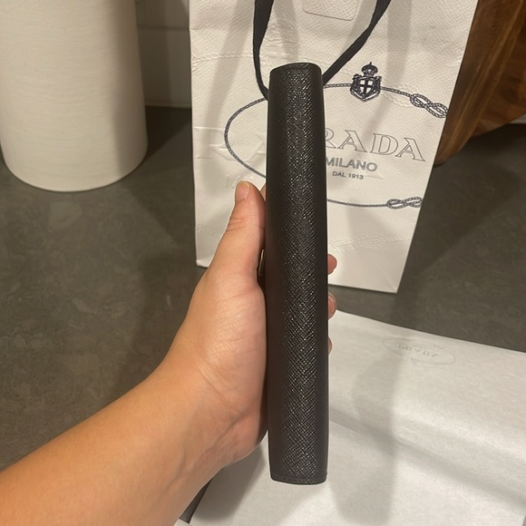 PRADA Large Saffiano and smooth leather wallet - Picture 8 of 13